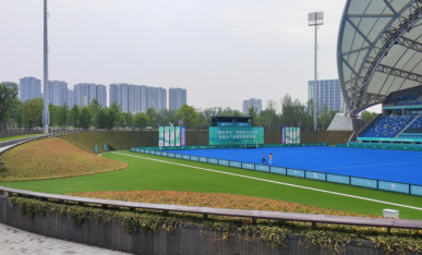 曲棍球場館兩側(cè)