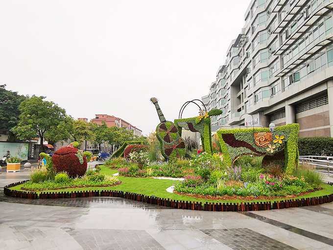 國(guó)慶立體花壇杭州上城區(qū)湖濱步行街北入口廣場(chǎng)“幸福云生活”-杭州園林文物局綠化處01.jpg