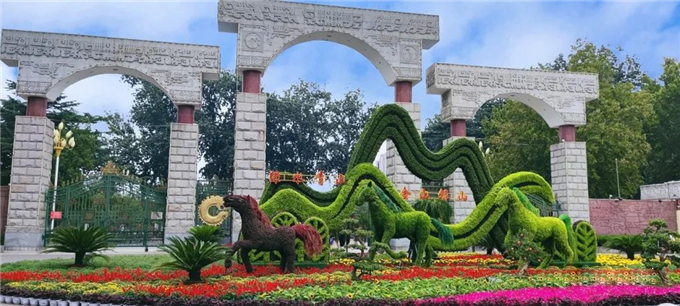 國(guó)慶立體花壇安陽市人民公園西門“策馬奔騰”-公眾號(hào)安陽園林01.jpg